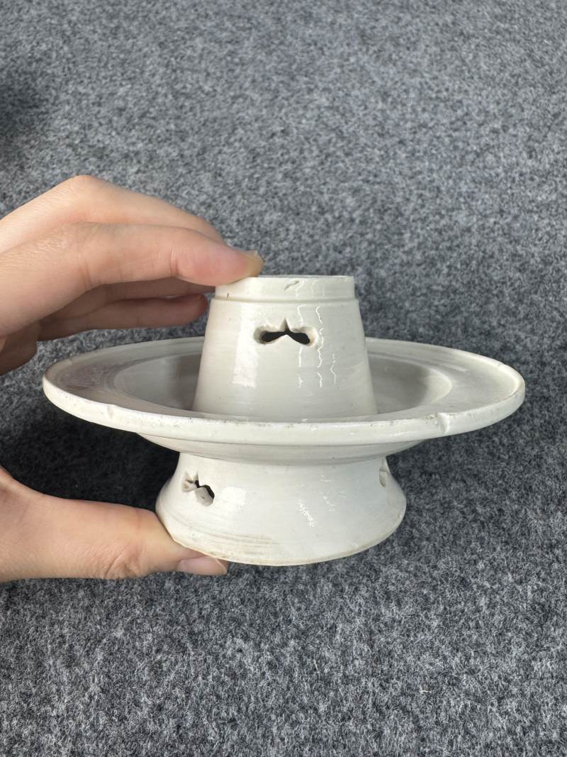 定窯系白釉花口盞及盞托 - 图10