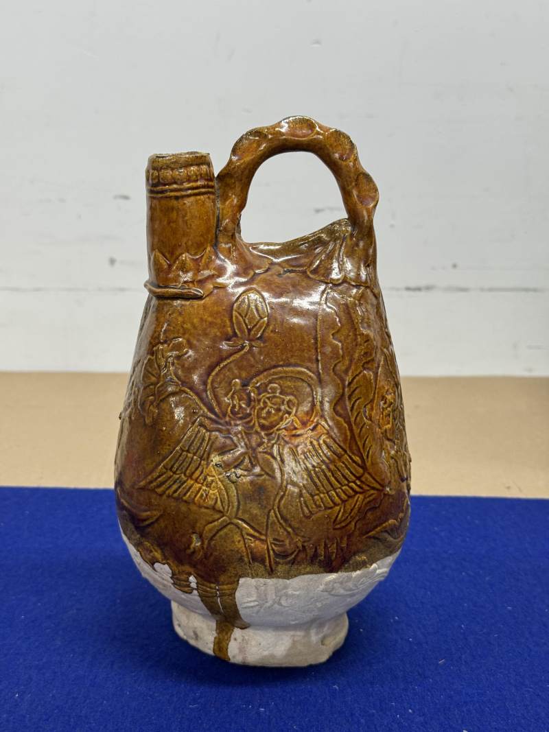 褐黃釉模印妙音鳥持蓮紋皮囊壺 - 图3