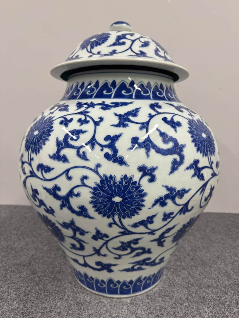 清道光 青花纏枝蓮紋蓋罐 - 图8