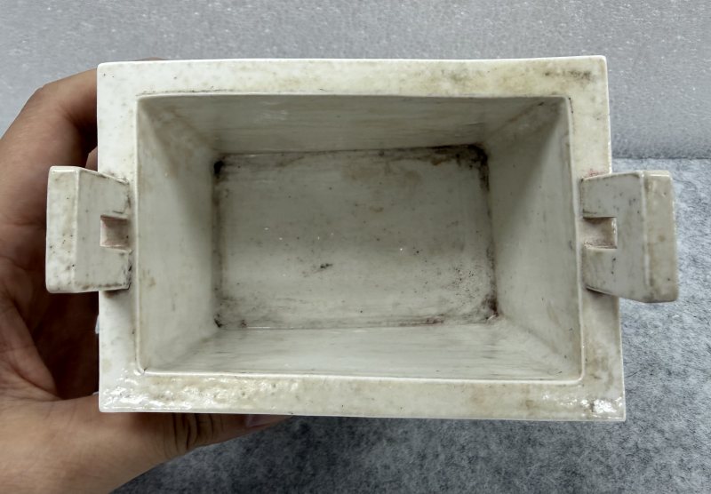 明晚期 德化窯白釉饕餮紋文王鼎 - 图8