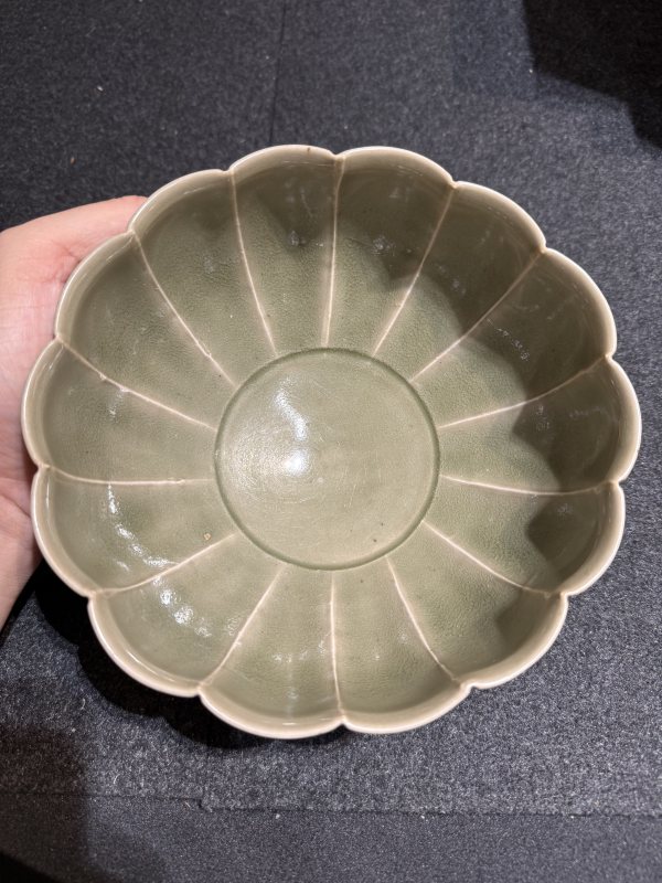 北宋耀州窯菊瓣花口剔花大碗 - 图9