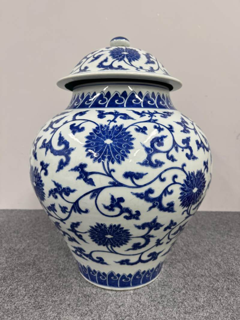 清道光 青花纏枝蓮紋蓋罐 - 图9