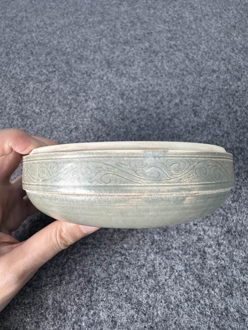 越窯青釉模印鴛鴦蓋盒 - 图10
