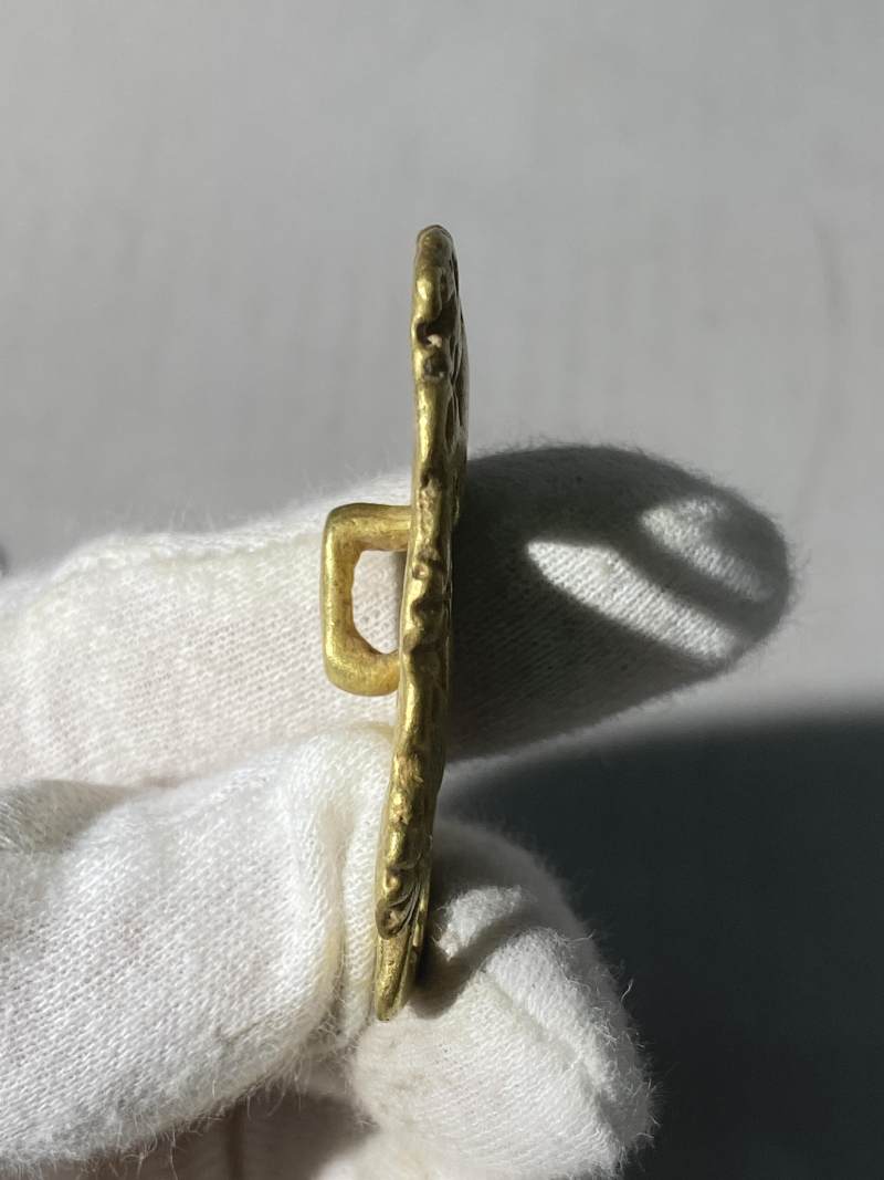 金質臥虎牌飾 - 图8