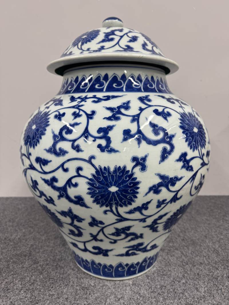 清道光 青花纏枝蓮紋蓋罐 - 图10