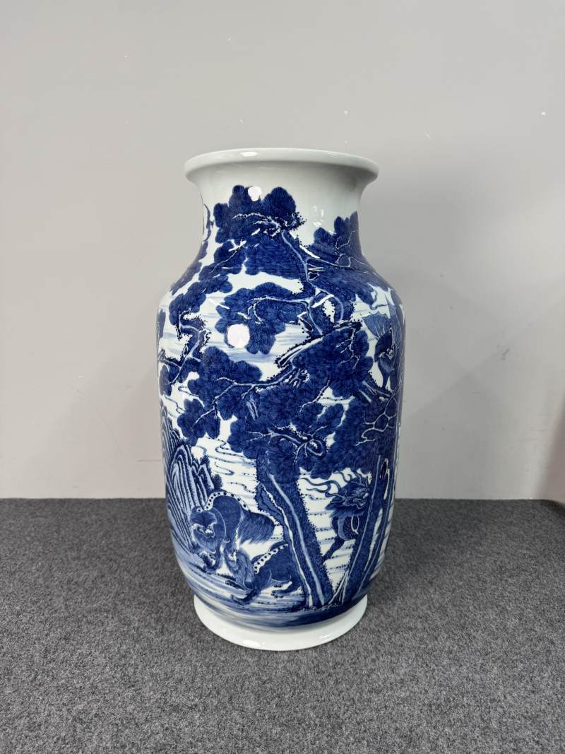 清乾隆 青花瑞獸圖燈籠瓶 - 图5