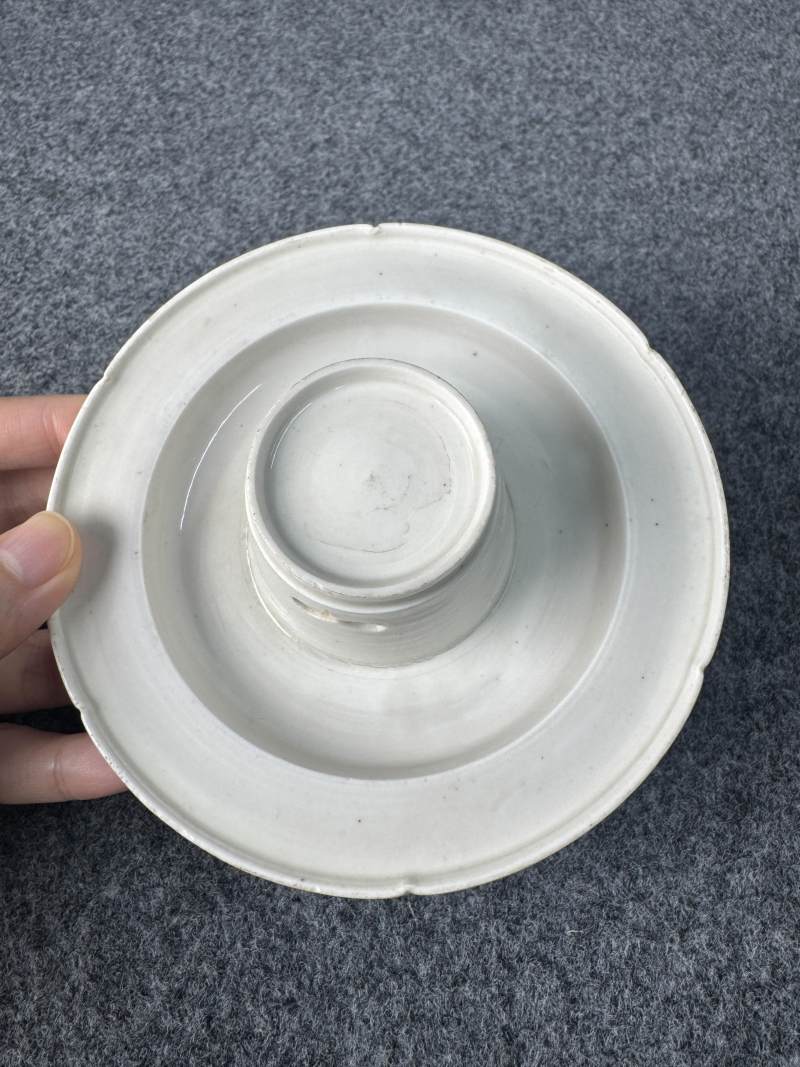 定窯系白釉花口盞及盞托 - 图15