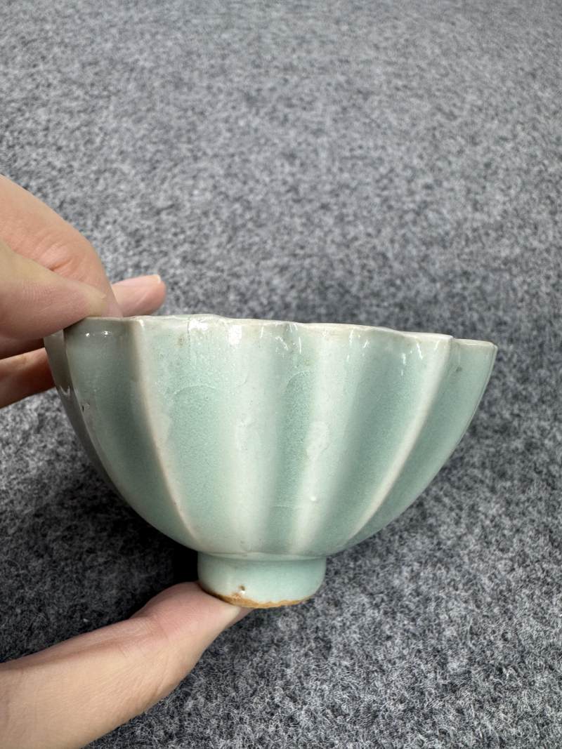 龍泉窯青釉菊瓣盞 - 图2