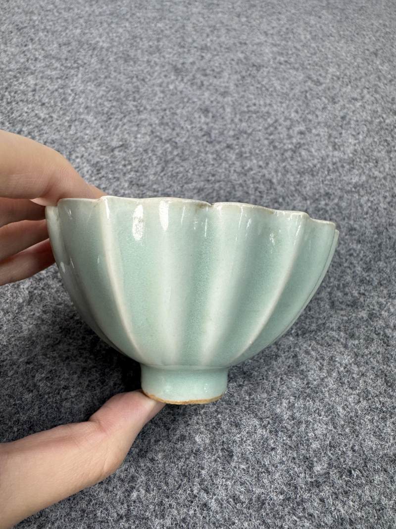 龍泉窯青釉菊瓣盞 - 图3