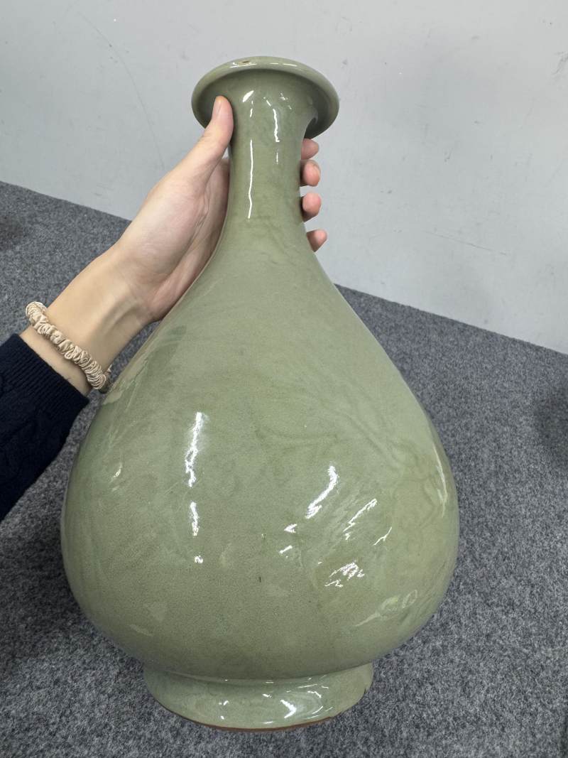 明早期 龍泉窯青釉「歲寒三友」玉壺春瓶 - 图6