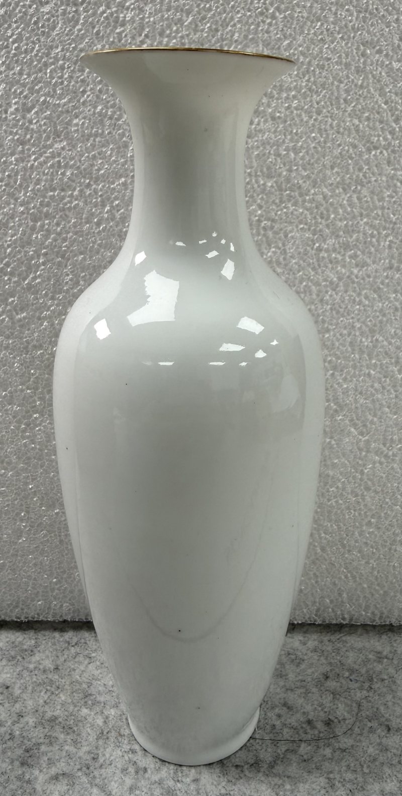1960-70年代粉彩秋收圖薄胎瓶 - 图3