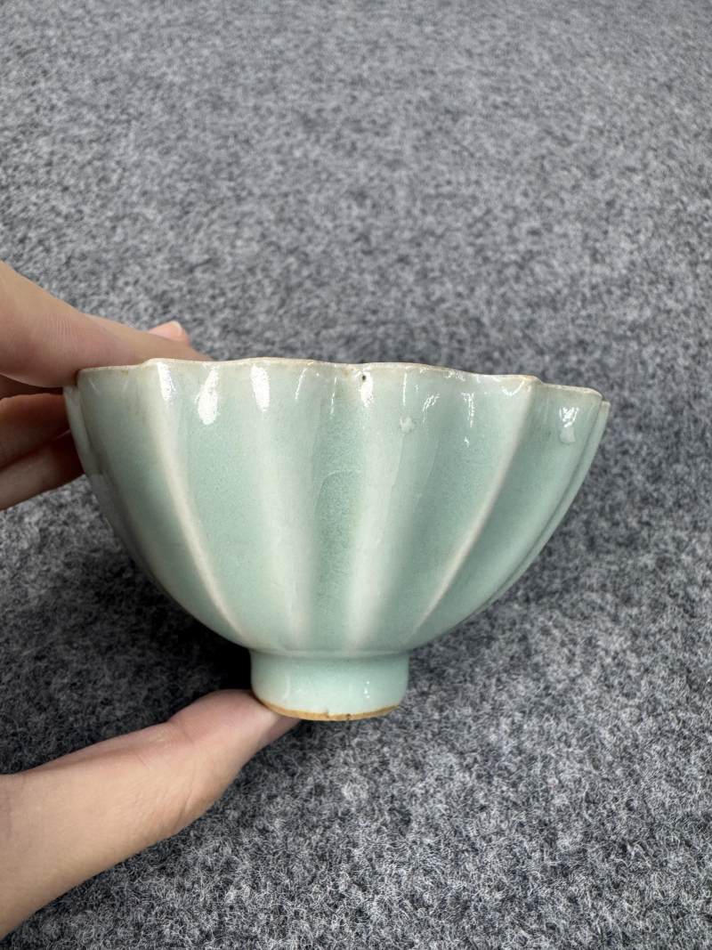 龍泉窯青釉菊瓣盞 - 图4