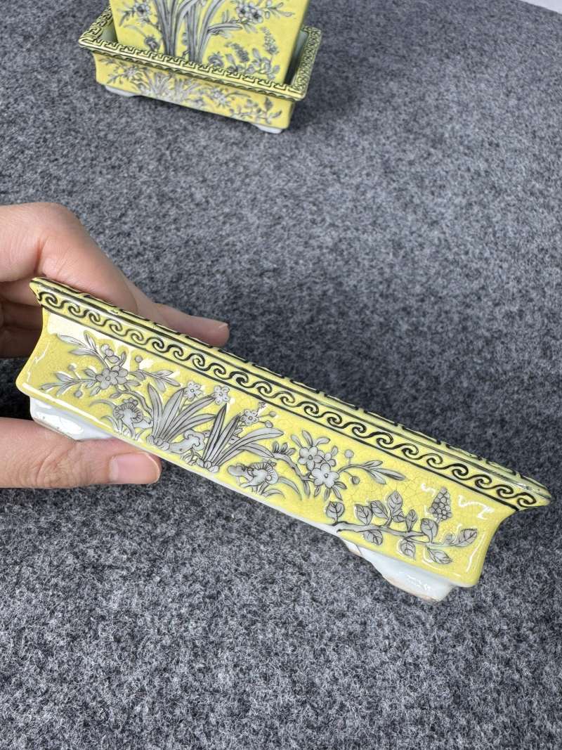 清光緒 黃地墨彩蘭紋長方小花盆帶奩一對 - 图14