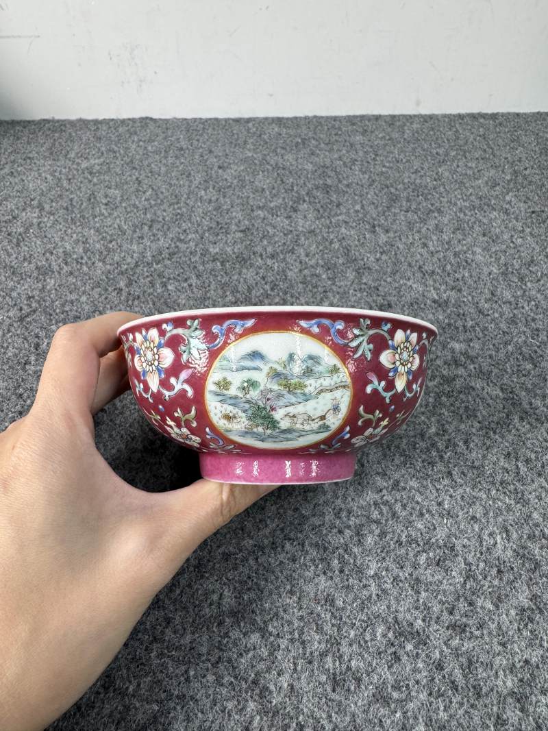 清道光 胭脂紅地粉彩開光山水圖碗 - 图2