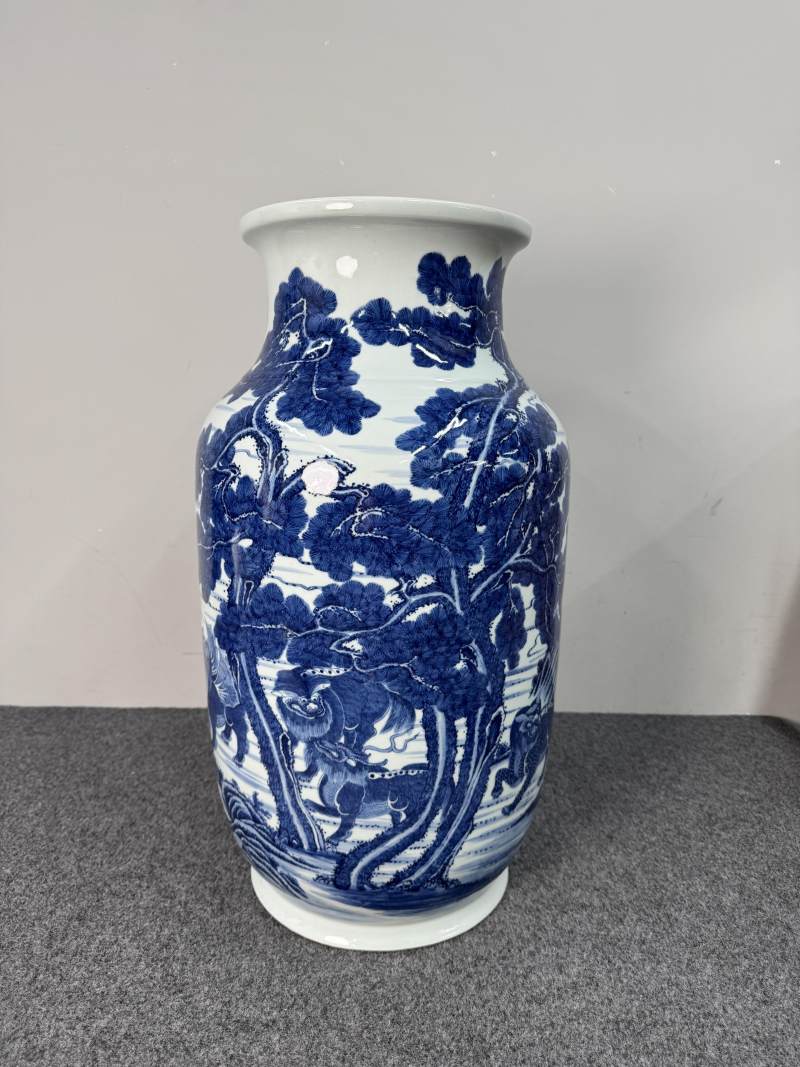 清乾隆 青花瑞獸圖燈籠瓶 - 图8