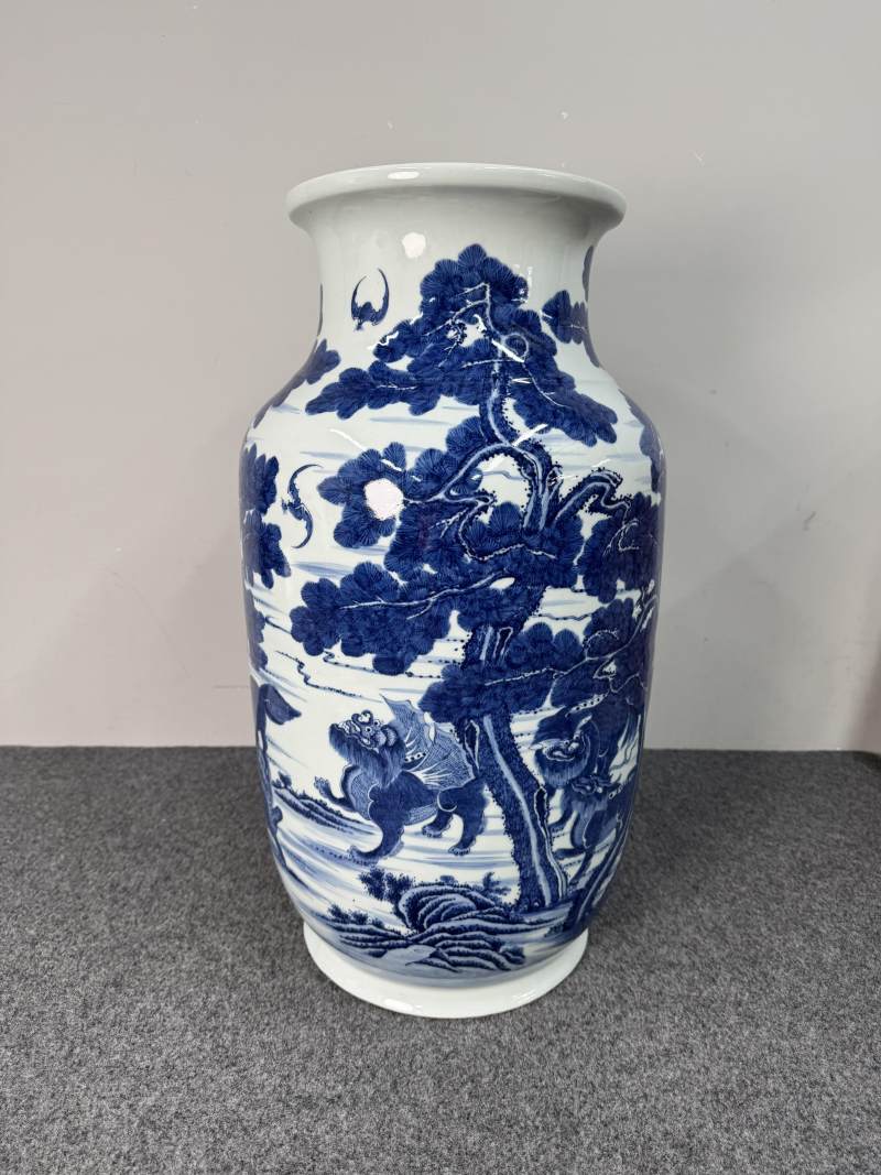 清乾隆 青花瑞獸圖燈籠瓶 - 图9