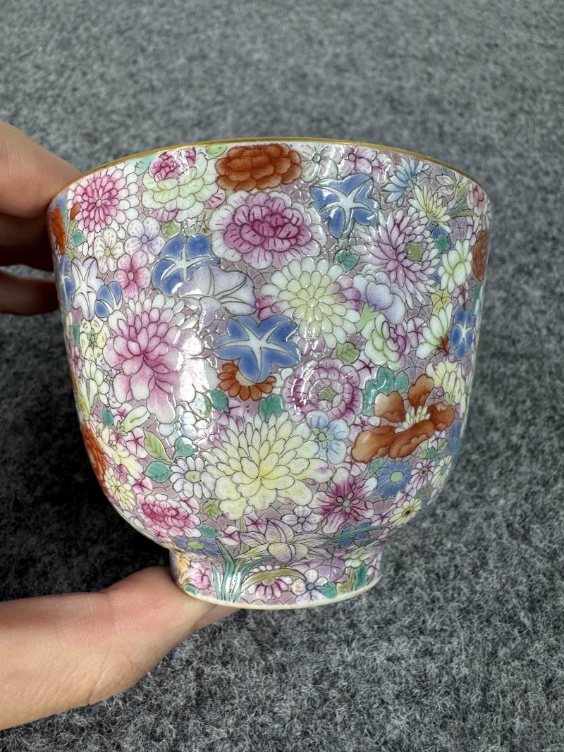 清乾隆 粉彩「百花不落地」杯 - 图4