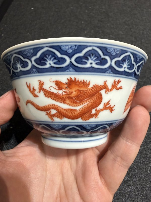 清道光 “退思堂製”款青花礬紅彩龍鳳紋蓋碗 - 图3