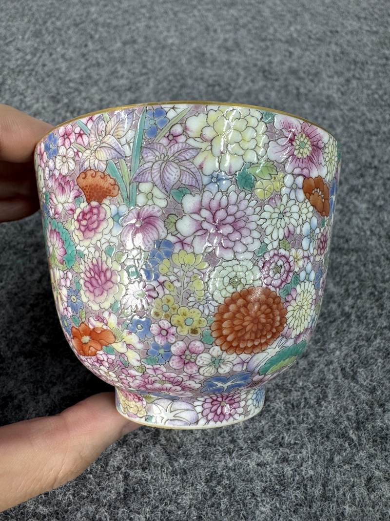 清乾隆 粉彩「百花不落地」杯 - 图7