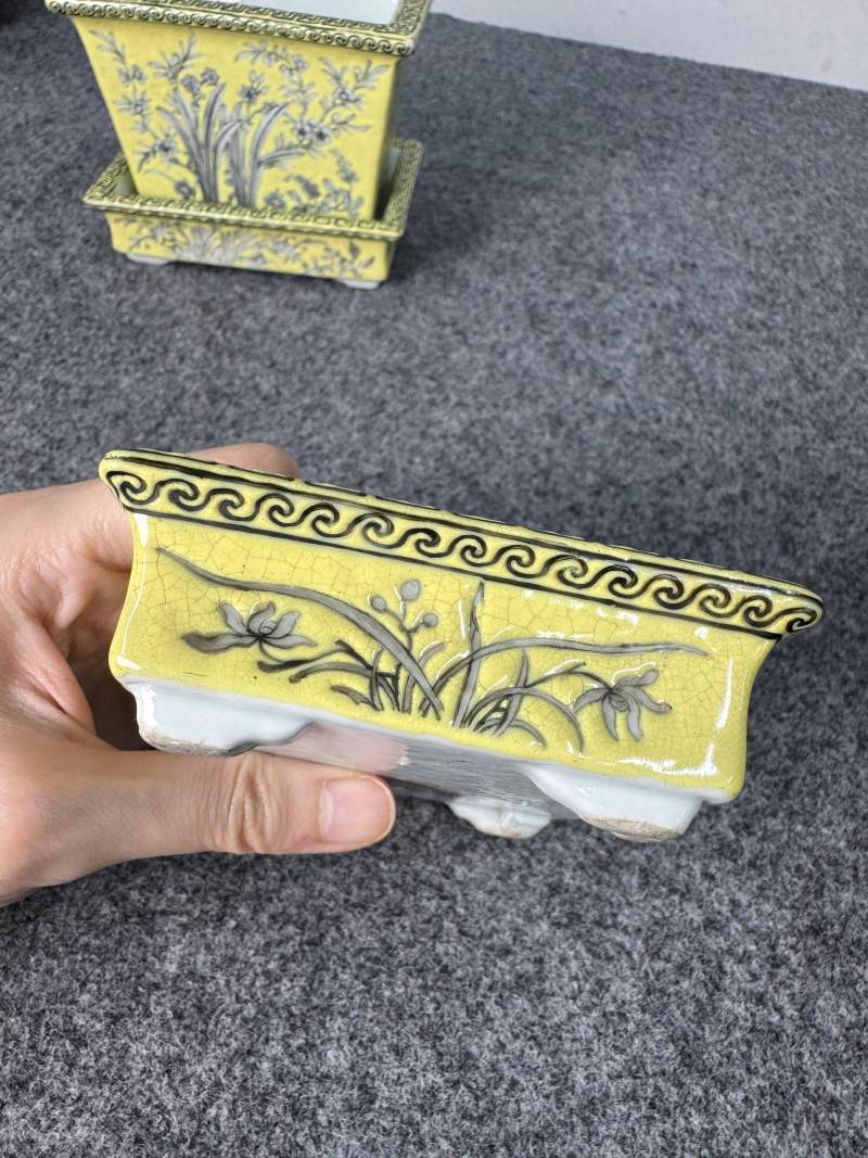 清光緒 黃地墨彩蘭紋長方小花盆帶奩一對 - 图20