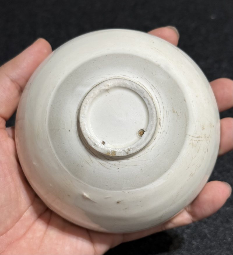 宋 當陽峪白釉刻劃蓮紋杯、托一套 - 图9