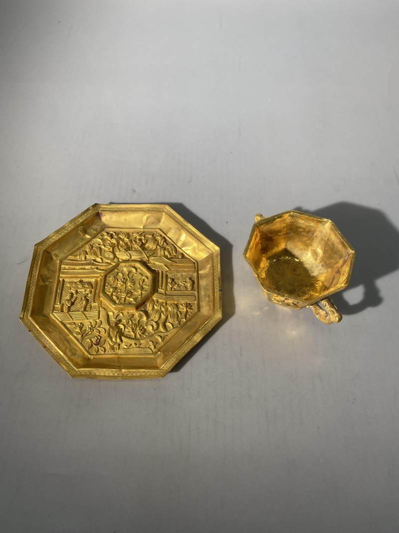 金質浮雕人物故事花卉紋高足盞連盞托 - 图3