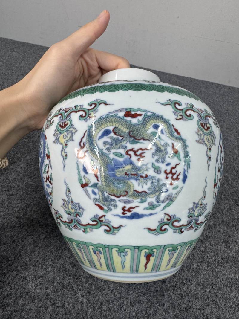 清雍正 鬥彩團龍紋罐 - 图16