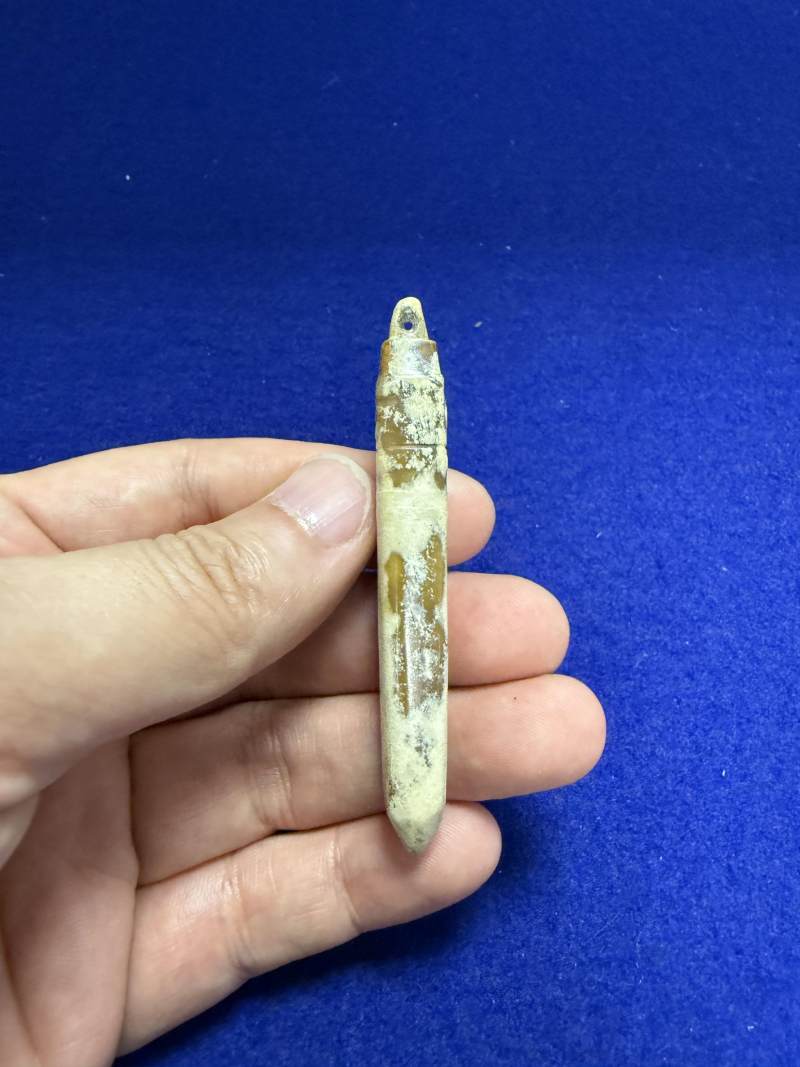 玉神人獸面紋錐形器 - 图2