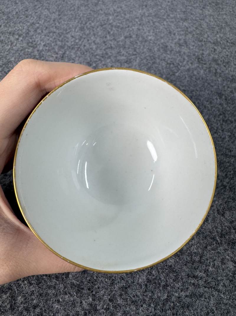 清乾隆 粉彩「百花不落地」杯 - 图10