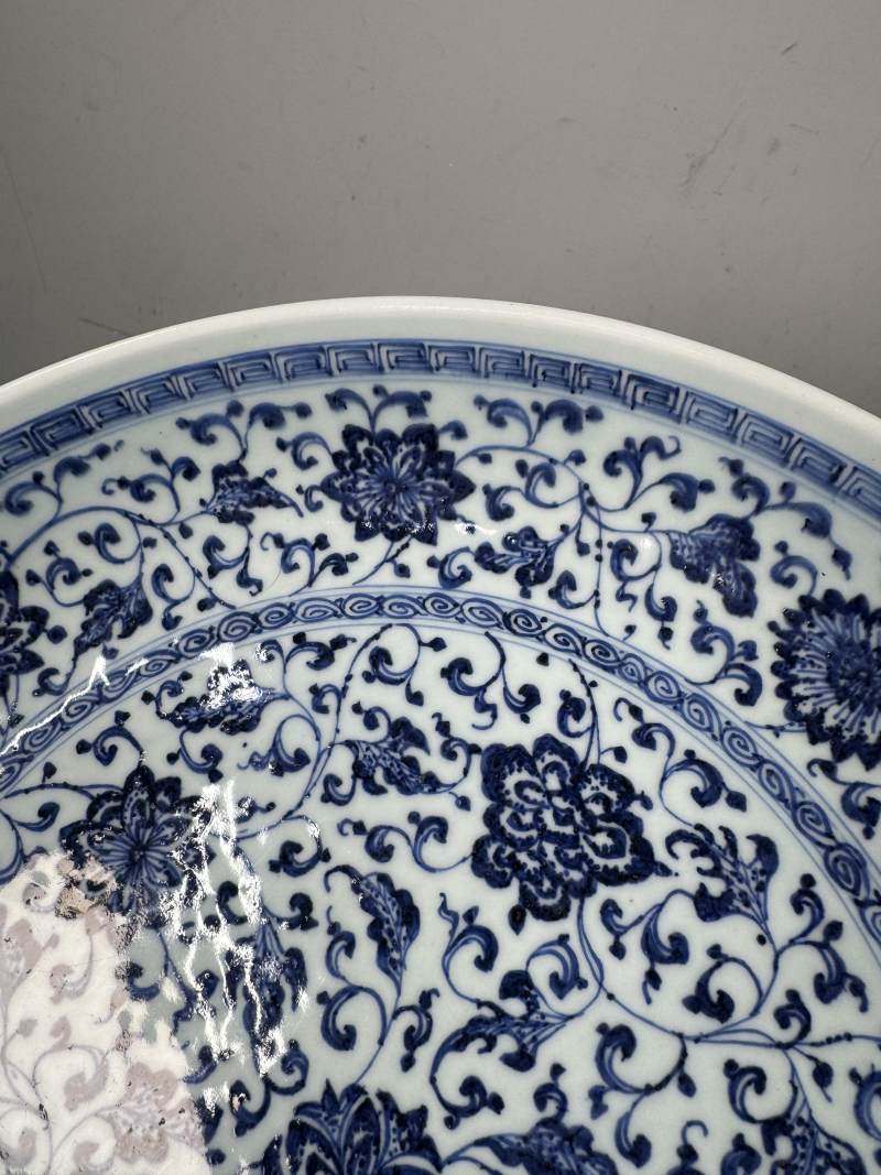 清中期 青花仿明纏枝花卉紋盤 - 图7