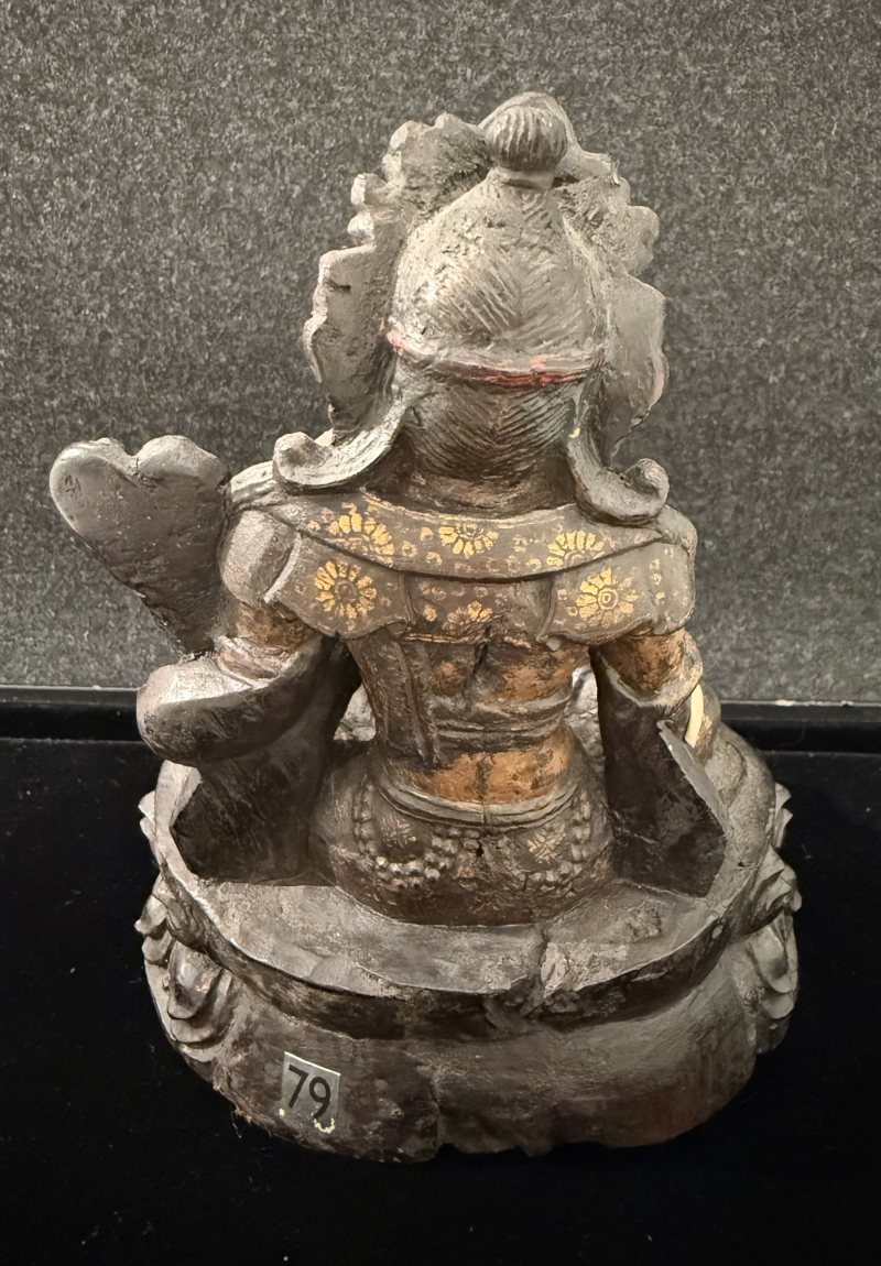 16世紀西藏紫檀漆金綠度母像 - 图4