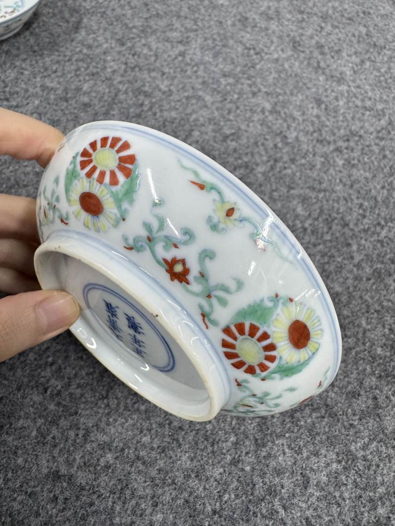 清雍正 鬥彩團菊紋盤一對 - 图18