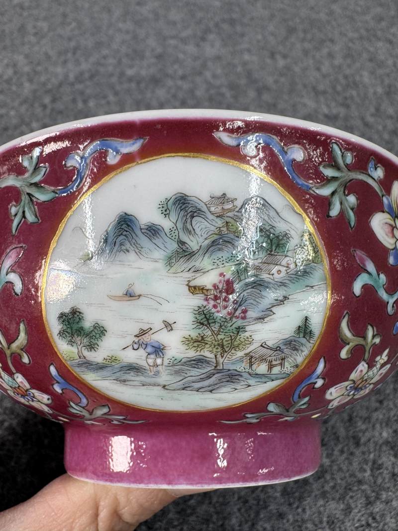清道光 胭脂紅地粉彩開光山水圖碗 - 图9