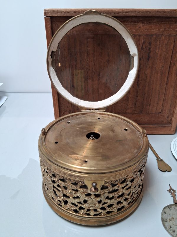 清乾隆銅鎏金八寶紋時辰醒鐘 - 图6