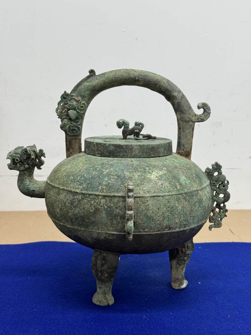青銅龍首三足提梁盉 - 图5