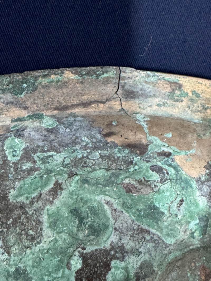 金質寶相花執壺和金質杯一套七件帶原配銅三足承盤 - 图43