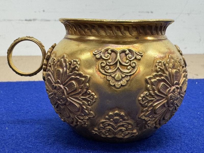金質寶相花執壺和金質杯一套七件帶原配銅三足承盤 - 图18