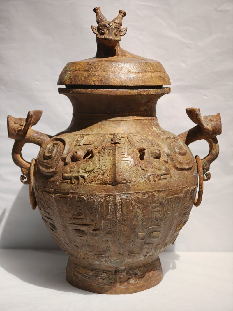 西周 青铜饕餮纹带盖罍 - 图4