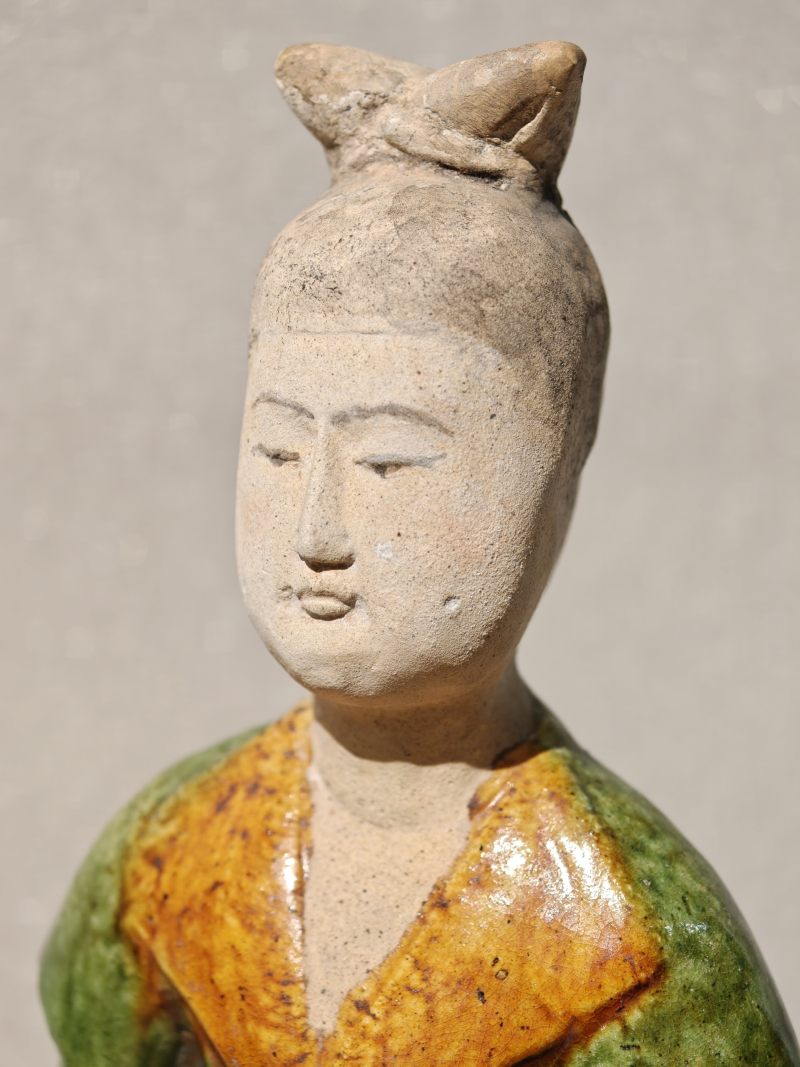 唐 巩县窑三彩骑马仕女俑 - 图7