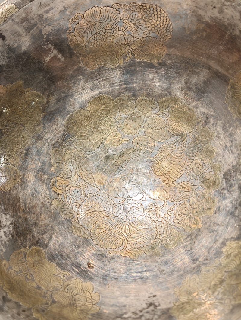 唐 银暗刻鎏金鹦鹉花卉撇口碗 - 图4