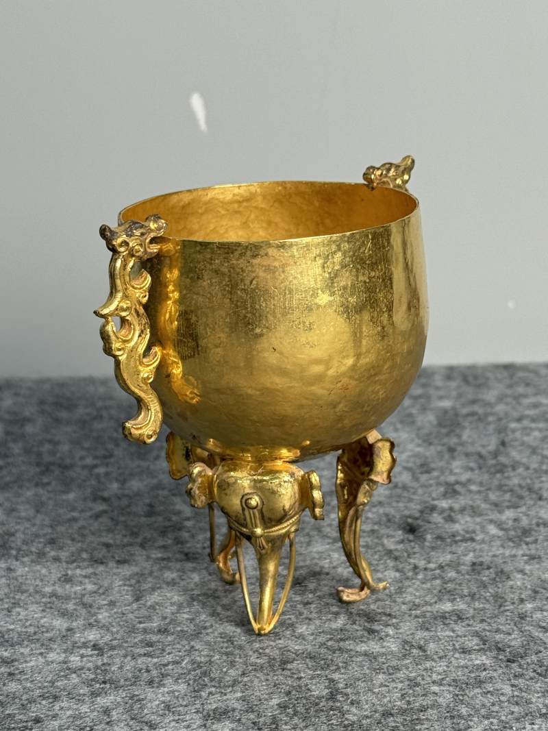 清 金質螭龍耳象足杯 - 图4