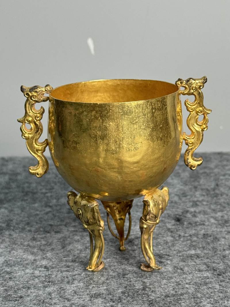 清 金質螭龍耳象足杯 - 图5