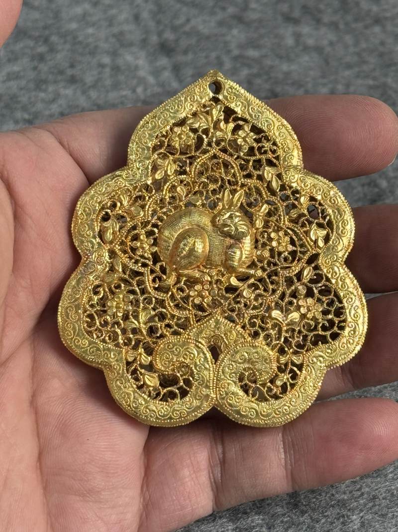 明 金質鏤空兔紋香囊 - 图2
