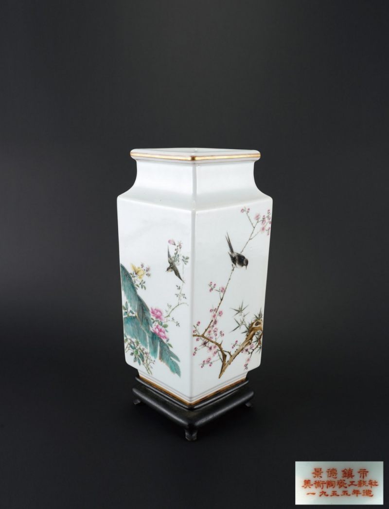    五十年代 棱形四面粉彩花鳥瓶（連木座）
