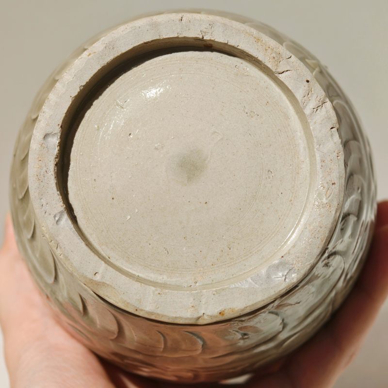 宋 耀州窑青釉刻缠枝牡丹纹执壶 - 图7