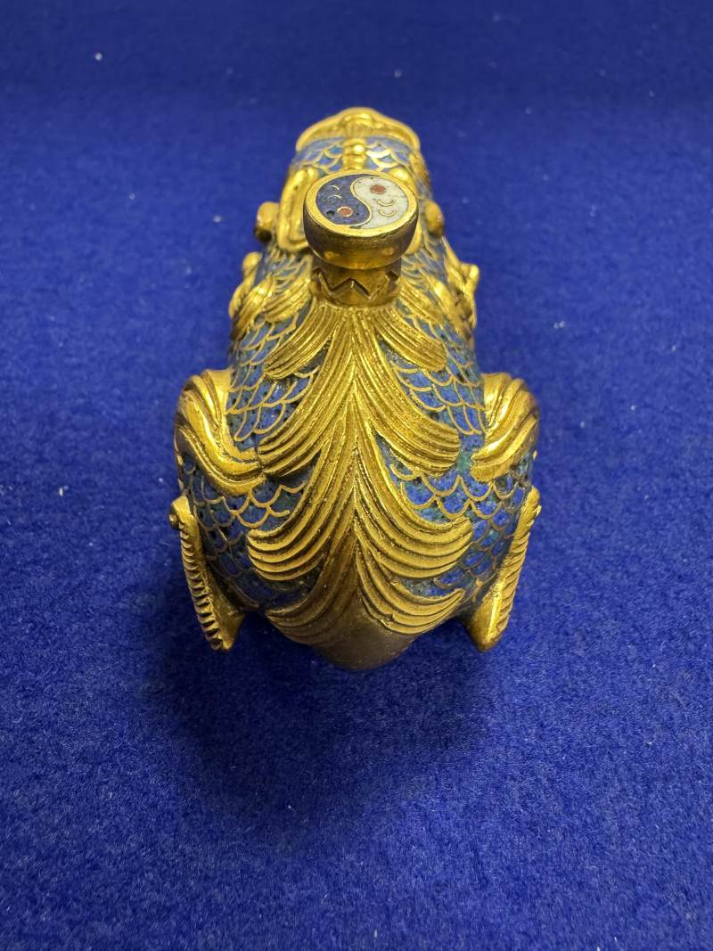 清乾隆 銅鎏金掐絲琺瑯貔貅水滴 - 图17