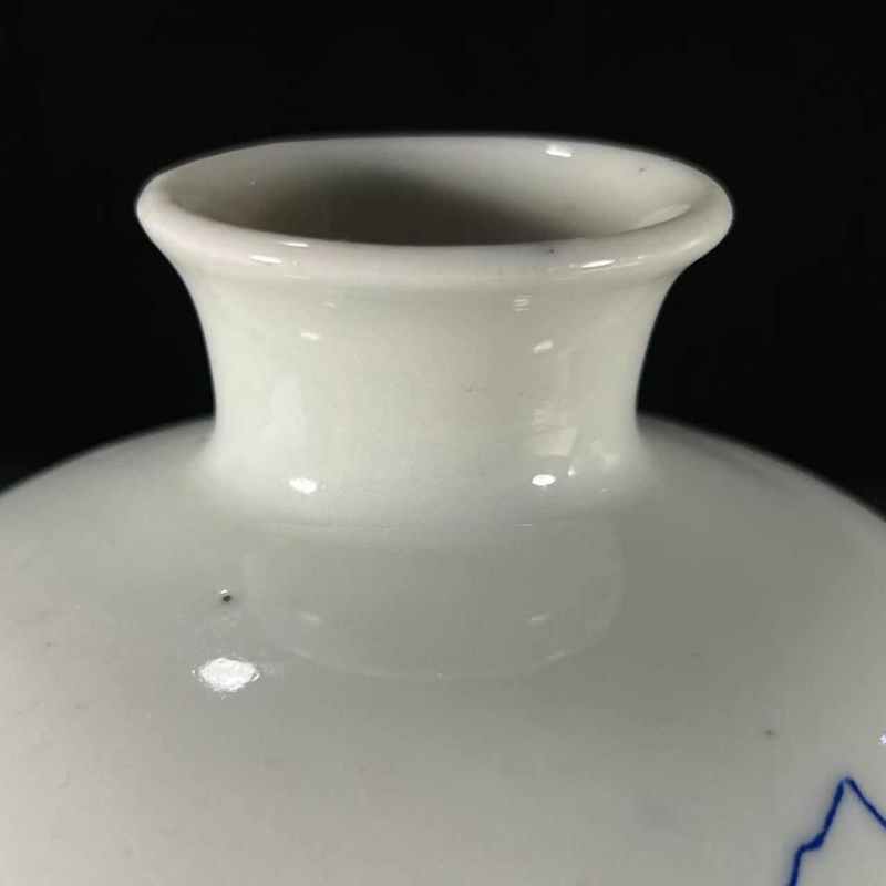 清道光 青花山水纹瓶 - 图7