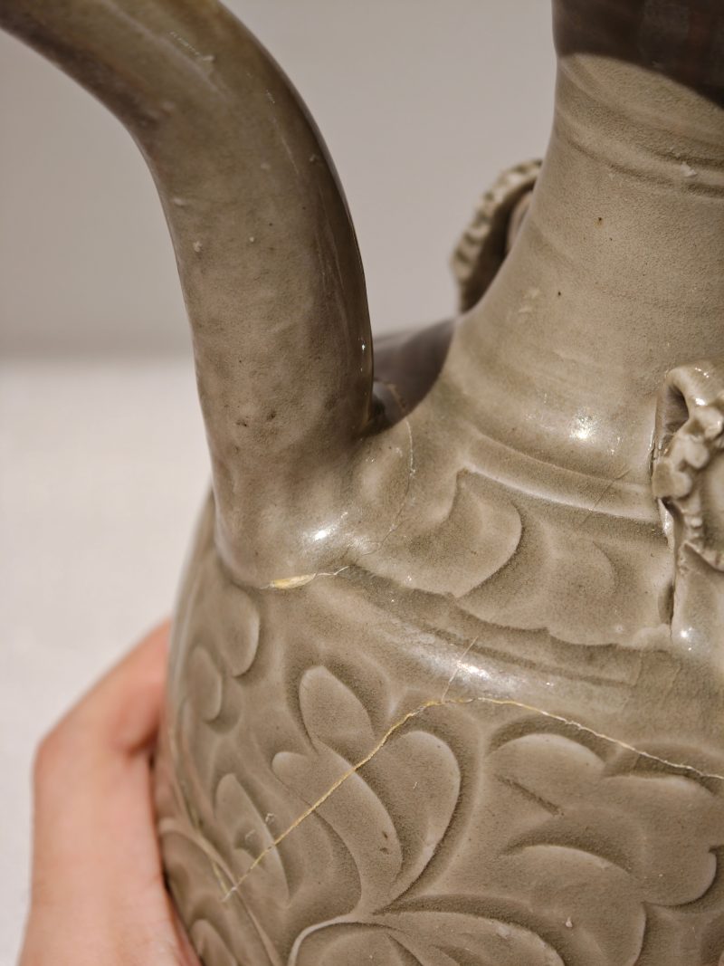 宋 耀州窑青釉刻缠枝牡丹纹执壶 - 图8