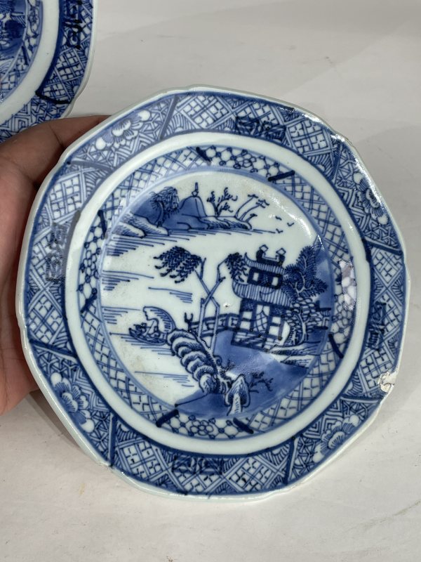 清中期 青花山水纹盘一对 - 图3