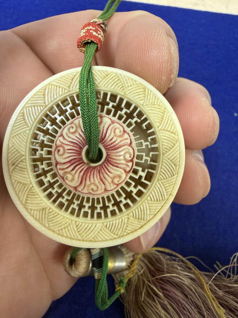 清雍正/乾隆 牙雕加彩描金鏤雕扳指盒 - 图10